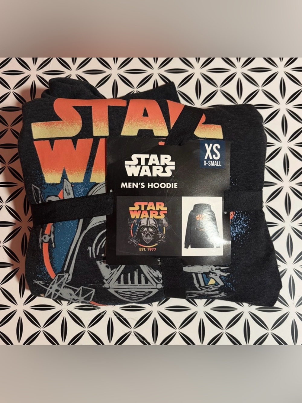 Men’s NWT Star Wars Graphic Darth Vader Hoodie Sweatshirt